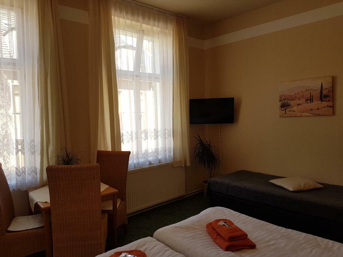 Pension Zum Birnbaum Brandenburg  Exterior photo